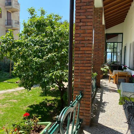 Casa Vacanze Gabbianella Villa Con Giardino Lungolago Maderno توسكولانو ماديرنو المظهر الخارجي الصورة