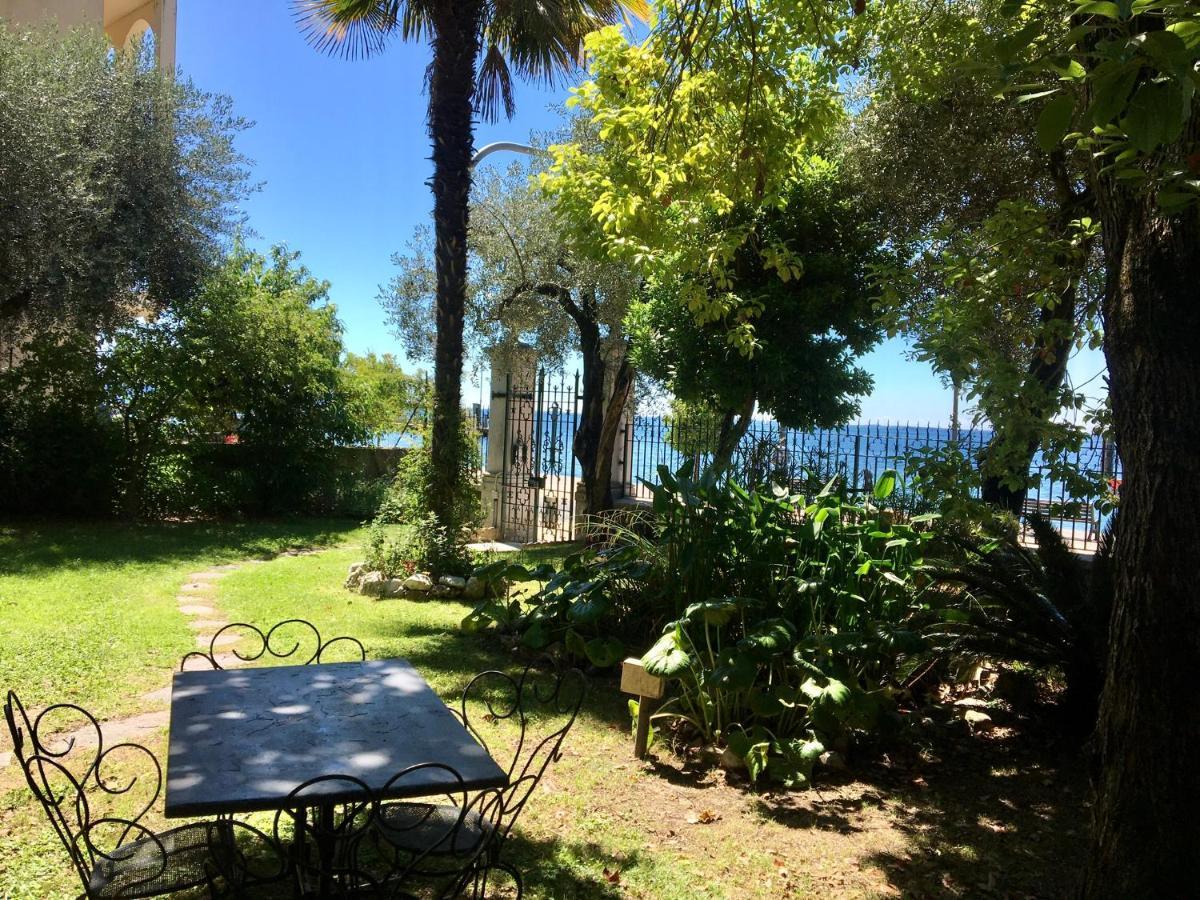 Casa Vacanze Gabbianella Villa Con Giardino Lungolago Maderno توسكولانو ماديرنو المظهر الخارجي الصورة